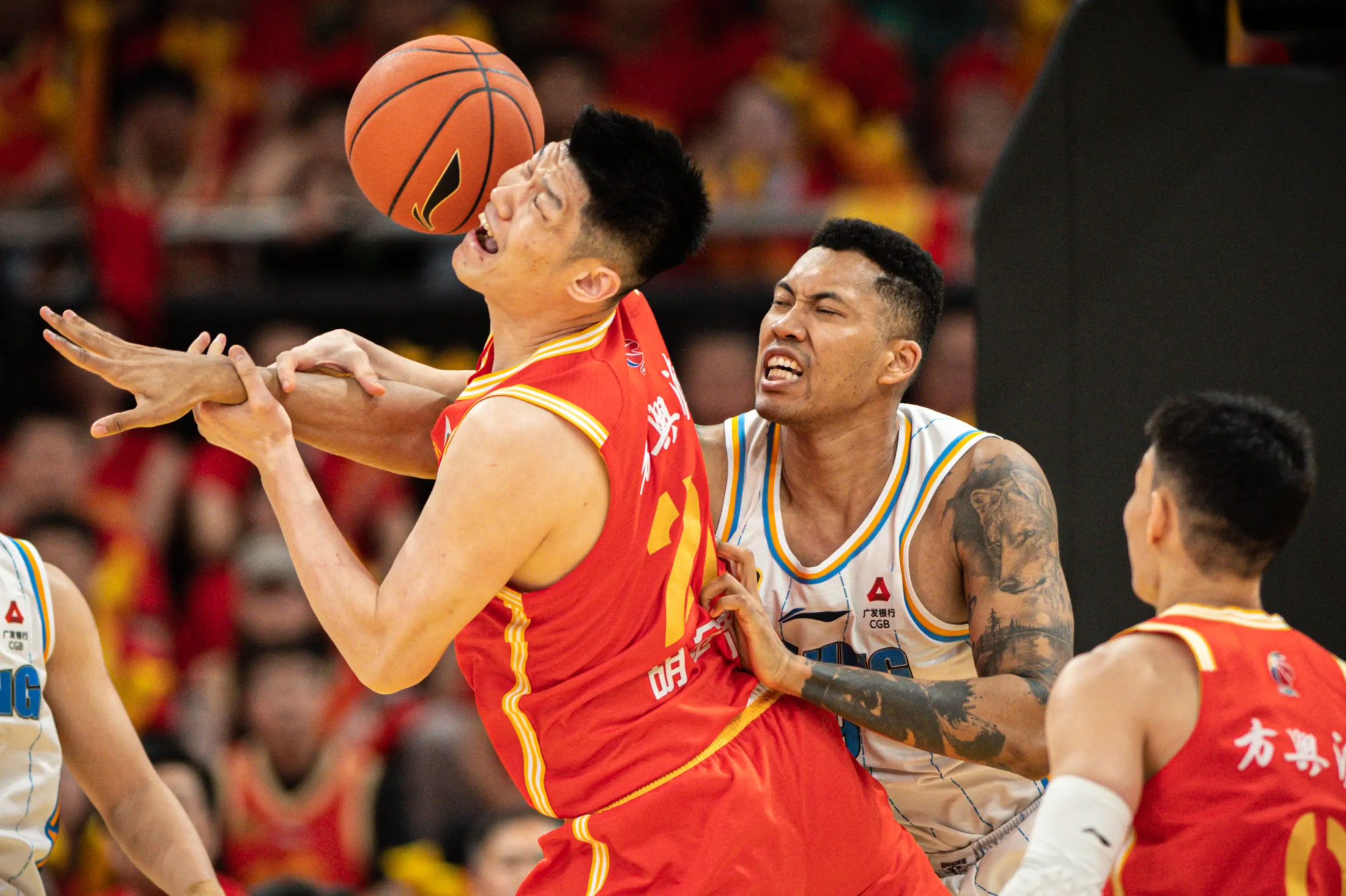 足总杯赛程吃紧；新奥尔良鹈鹕清晨豪取连胜；更衣室稳定；赛程密集仍需轮换的简单介绍