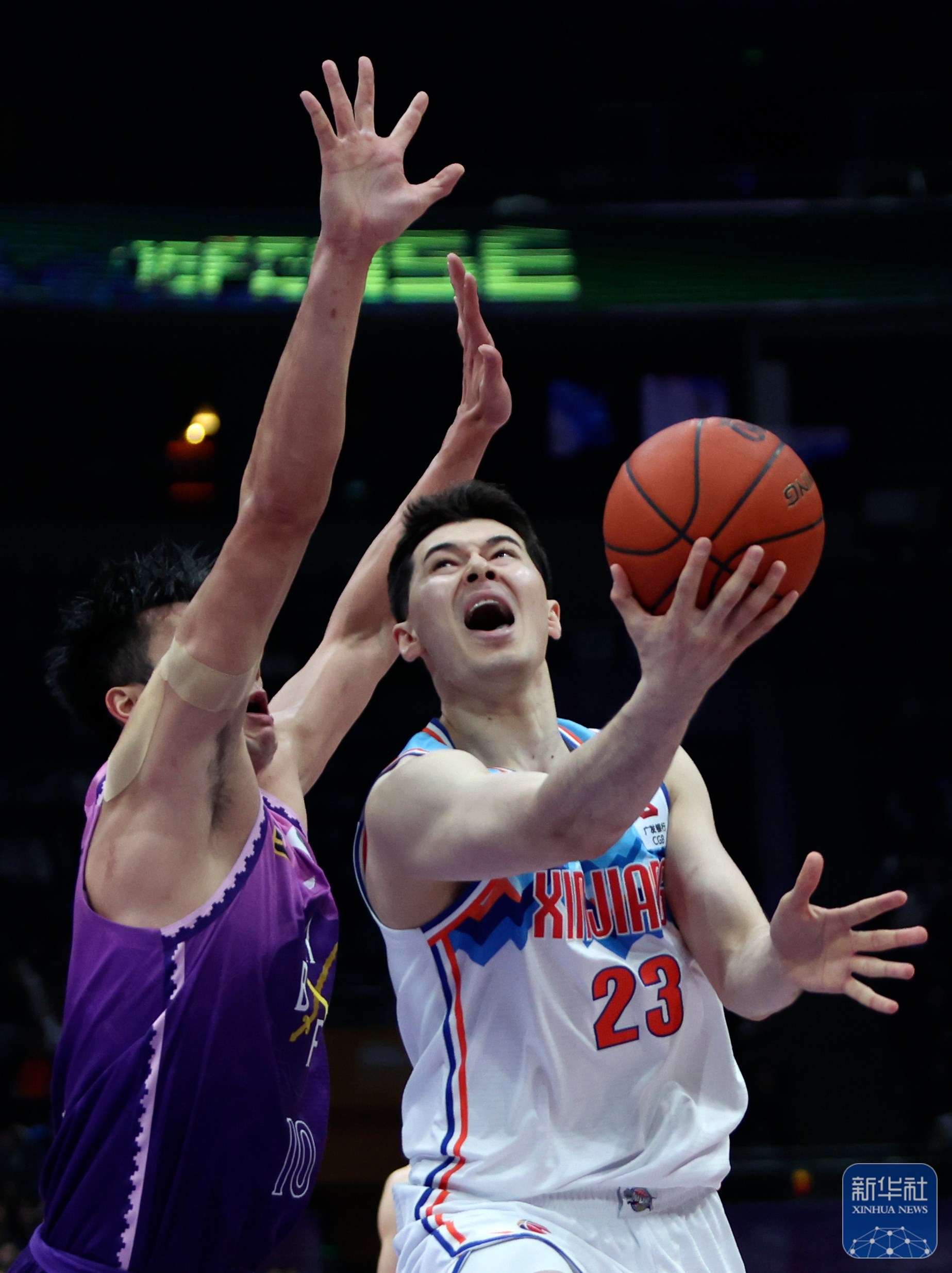 波尔图发布备战花絮，赛前队长鼓劲，NBA常规赛任务艰巨，身体对抗强度拉满的简单介绍