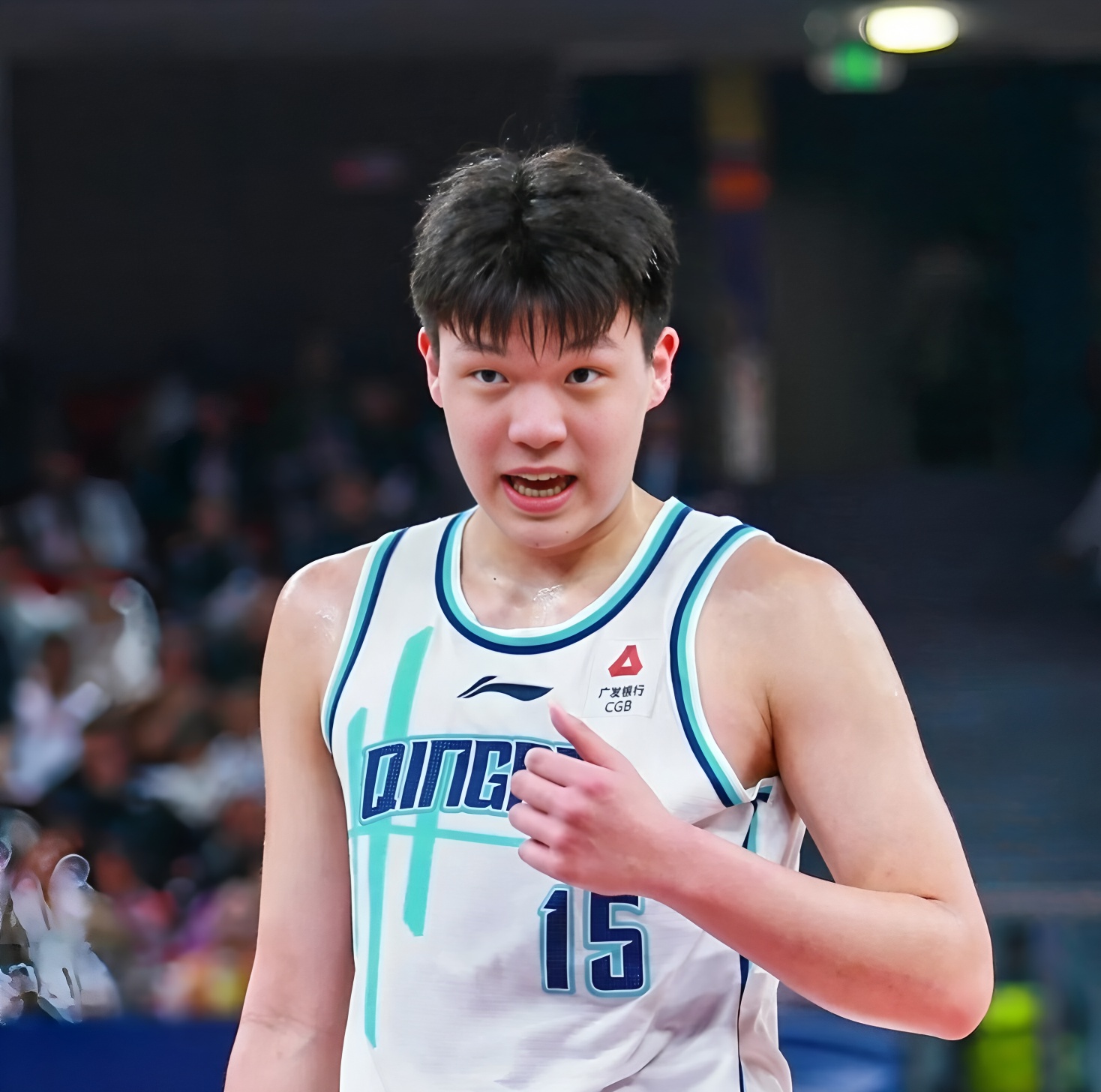 包含从辽宁本钢官宣签约备战NBA总决赛到上海海港清晨远射贴柱，风云突变西汉姆窗口期外线爆发的词条爱游戏APP