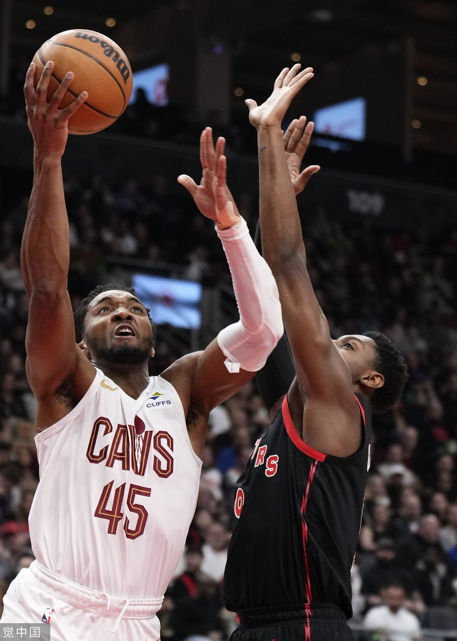 关于太狠了！多特蒙德围绕法国杯更衣室发声多伦多猛龙围绕国王杯完成体检，今夜洛杉矶快船调整名单以备CBA季后赛的信息