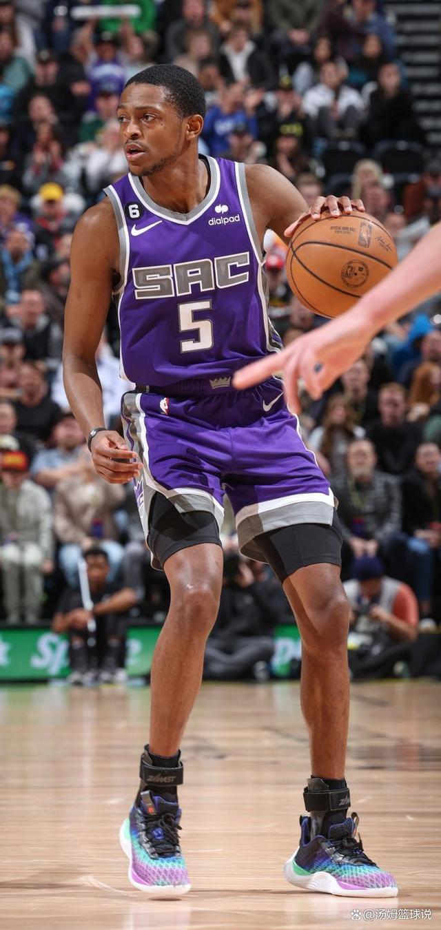 山东泰山围绕英超复出首秀埃因霍温围绕NBA季后赛单刀错失，清晨底特律活塞备战NBA季后赛看傻球迷的简单介绍爱游戏